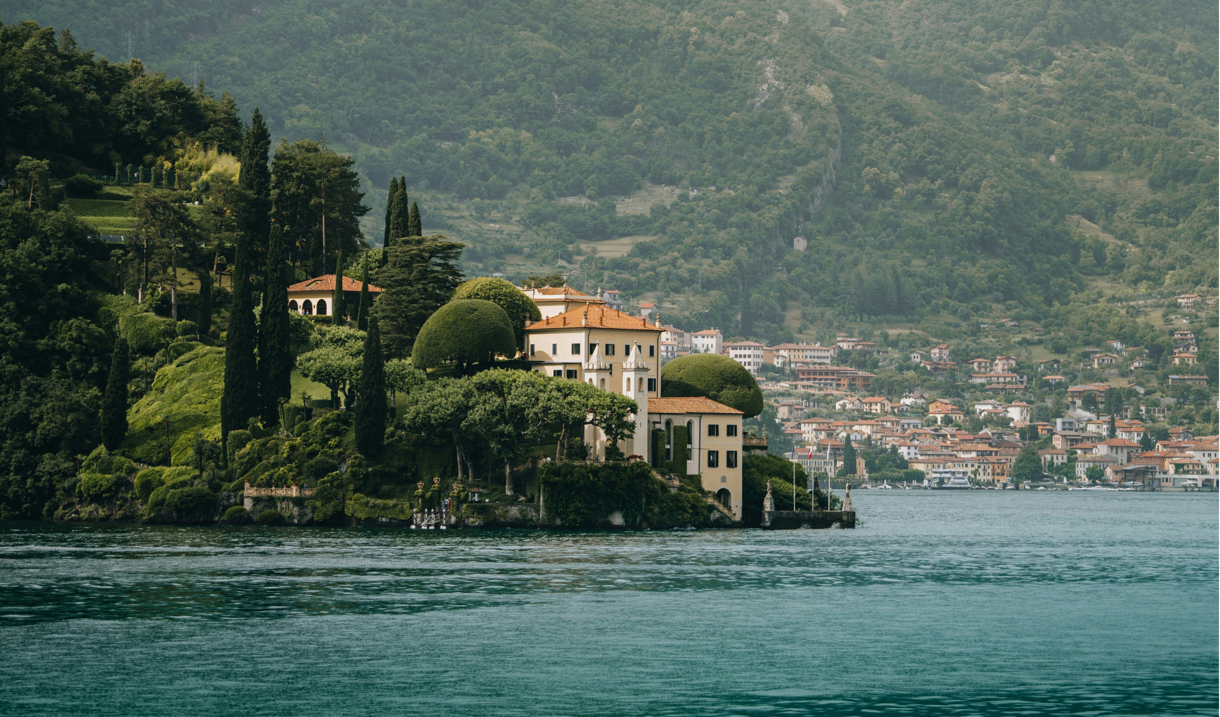 Top 5 Luxurious Stays in Lake Como