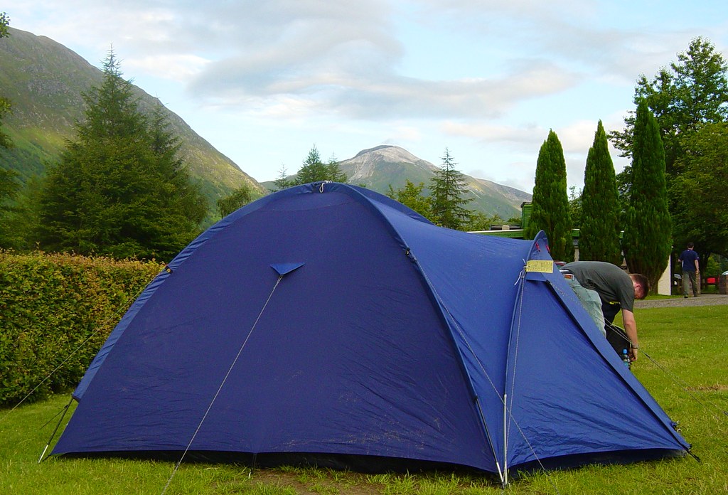 Lightweight Emergency Shelters for Wilderness Survival